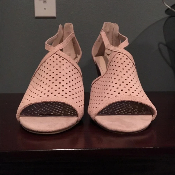 NWOB Seychelles Suede Sandals - NEVER WORN!! - Picture 4 of 4